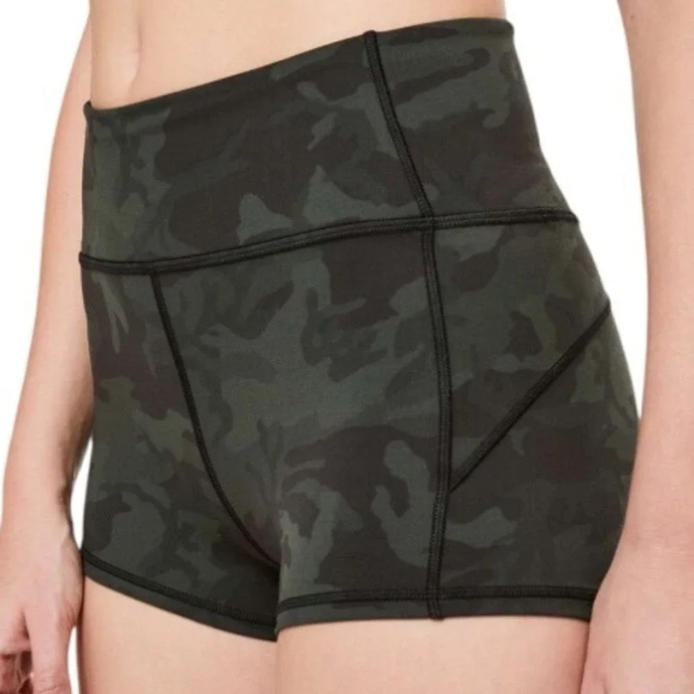 Lululemon Speed Up High Rise Short 2.5 Heritage 365 Camo Deep Coal‎ Multi Size 2